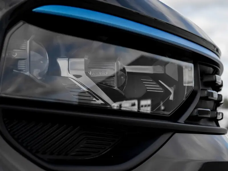 Faruri LED Lynk & Co 01