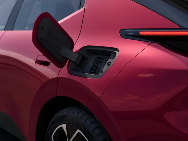 Încărcare Lynk & Co 02